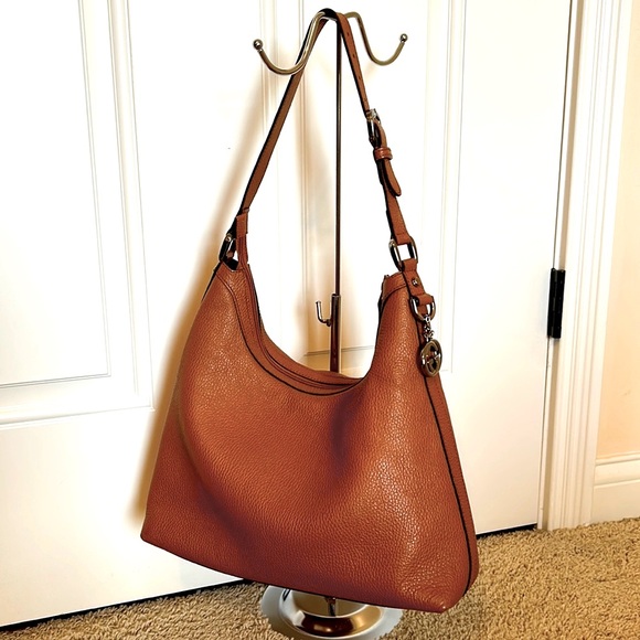 Gucci GG Charm Hobo Camel Pebbled Leather Shoulder Bag - Picture 16 of 16